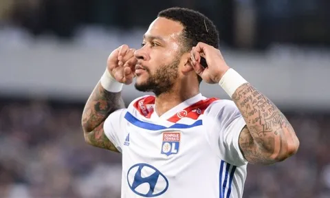 So sánh Memphis Depay và hàng công Liverpool qua những con số