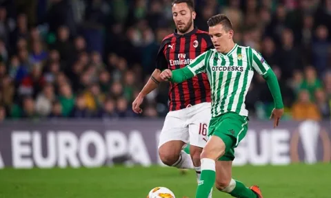 "Messi Betis" bật đèn xanh, Man Utd chờ gì mà không đón về Manchester?