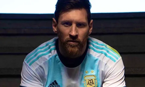 Messi cực ngầu trong bộ ảnh ra mắt áo đấu 2019 của Argentina
