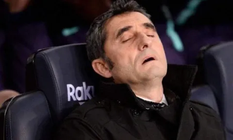 Messi, Suarez, Pique bất ngờ làm 1 điều để "giải cứu" HLV Valverde