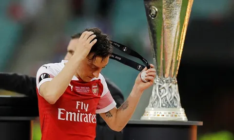 5 cái tên có thể rời Arsenal sau thảm họa tại Baku