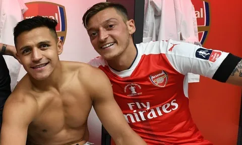 SỐC! "Thảm họa" Man Utd vẫn kiến tạo giỏi hơn Ozil