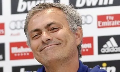 Mourinho: "Thay vì khóc lóc Harry Kane, hãy mỉm cười với cậu ấy"
