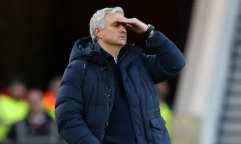 Mourinho: "Ngay ngày đầu tiên tôi đến Tottenham, cậu ta đã nói không ký hợp đồng"