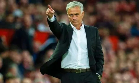 Điên rồ! Dẹp sĩ diện, Mourinho tiết lộ bến đỗ quá sốc