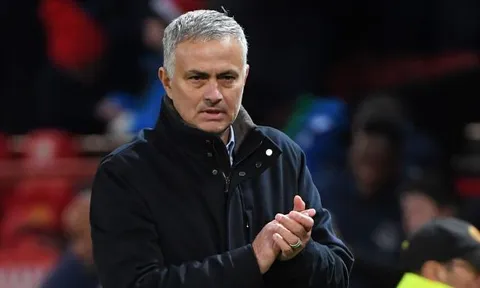 Mourinho xác nhận đã có 3,4 lời mời