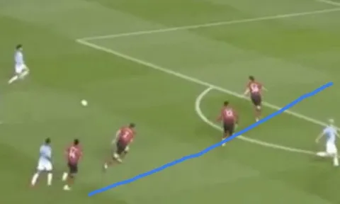 CĐV SỐC nặng với "cách tân chiến thuật phong cách Man United"