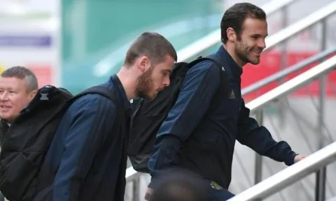 M.U tới nơi đóng quân, De Gea lo lắng thấy rõ khi sắp đối đầu Messi