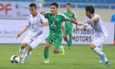 Bình Phước, An Giang thăng hoa: Sức mạnh tự thân với chiếc áo trơn màu