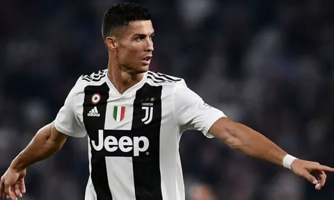 "Nếu không nói chuyện với tôi thì Ronaldo biết nói với ai"