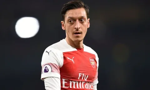 "Nếu mang cậu ấy về và đẩy đi Ozil, Arsenal có 1 thắng lợi lớn"