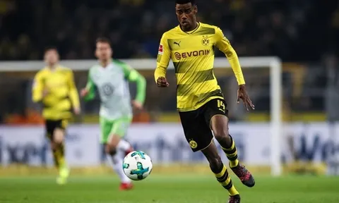 Ngã ngũ! Hàng công chật chội, Dortmund đẩy đi "Ibra đệ nhị"