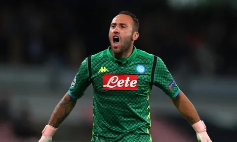 “Người thừa” Arsenal tỏ tình với Napoli