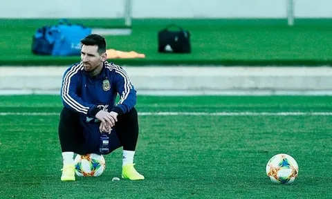 Người từng giúp Argentina vô địch World Cup lo sợ sự trở lại của Messi