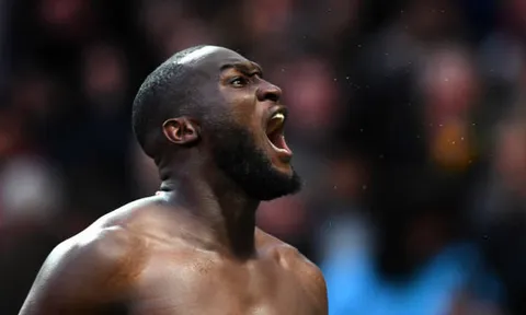 Nhấn chìm 2 siêu phẩm của Southampton, Lukaku đưa Man United áp sát top 3
