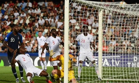 Nhìn Wan-Bisssaka thể hiện, Man Utd có còn muốn quyết tâm không?