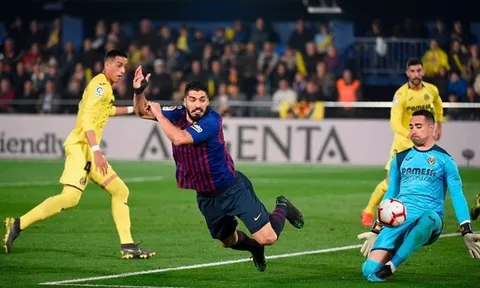 Những gam màu sáng tối trong trận đấu giữa Barca và Villarreal