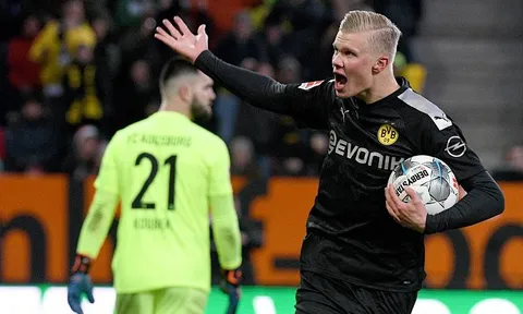Nổ hattrick ra mắt Dortmund, Haaland khiến M.U tiếc nuối