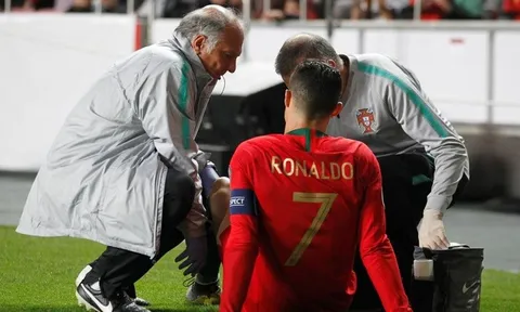 Ronaldo gặp chấn thương, Juventus bắt đầu lo lắng