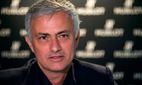 NÓNG! Mourinho 'vạch trần' sai lầm của Man Utd trong trận thua Barca