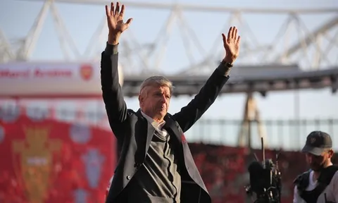 NÓNG: Wenger bóng gió việc chấm dứt nghiệp cầm quân