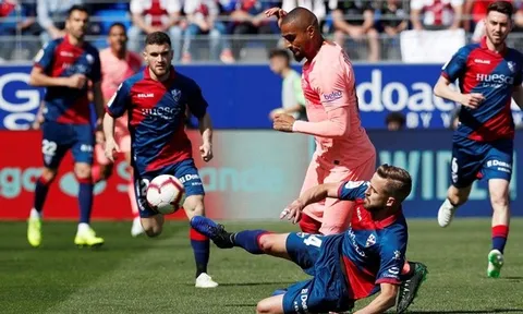 Điểm nhấn Huesca 0-0 Barca: Màn trình diễn không ngờ của tân binh, Barca hoàn thành âm mưu chờ MU