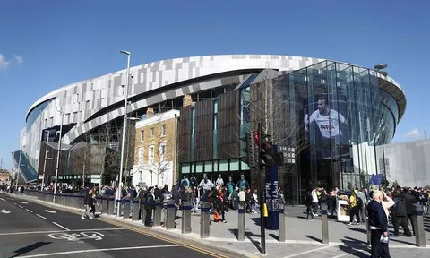 Nước Anh choáng váng với giá vé trên trời của Tottenham mùa tới