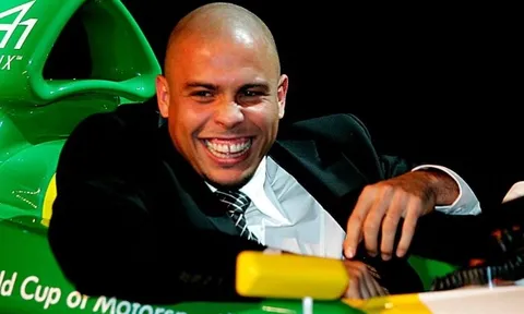 Ronaldo đằng sau sân cỏ: 'Tay bạc' hạng nặng, chủ tịch và diễn viên