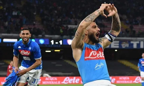 Ở Napoli, ai cũng có 1 mối tình…