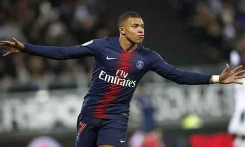 Ở tuổi 20, cầu thủ này xuất sắc hơn cả Cristiano Ronaldo và Lionel Messi