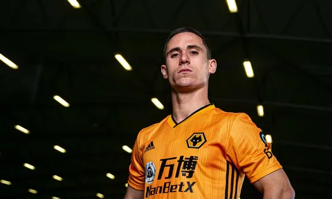 CHÍNH THỨC: Wolves chiêu mộ 'ma tốc độ', hoàn thiện 'đôi cánh thiên thần'