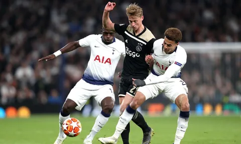 "Ôi Chúa tôi, cầu thủ Tottenham đó kỹ thuật quá tệ"