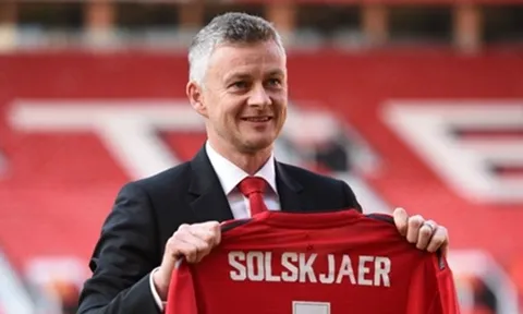 Ole Gunnar Solskjaer đã nắm được mấy chân ghế nóng?