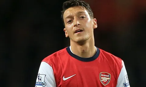 Ozil, Mustafi, Mkhitaryan - Tại sao Arsenal muốn nhưng không thể bán?