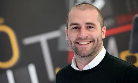Paul Mitchell là ai mà khiến Man Utd "mê đắm"?