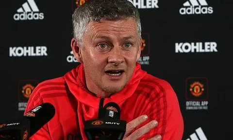 'MU lẽ ra không nên sớm ký hợp đồng chính thức với Solskjaer'
