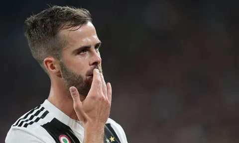 Pjanic xác nhận sự quan tâm từ Man Utd