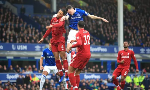 "Premier League như sân bóng trẻ con đối với cậu ấy"