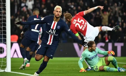 PSG thể hiện hình ảnh "gã khổng lồ đôi chân đất sét", NHM liền "đánh" tơi bời