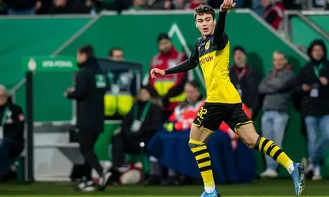 "Pulisic mới" của Dortmund làm nên lịch sử, cả Haaland cũng bị lu mờ