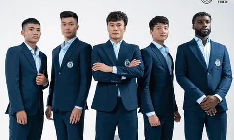 Quang Hải, Tiến Dũng lịch lãm như quý ông trong trang phục vest