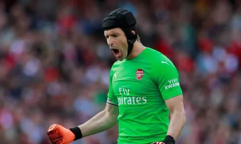 Quên tình nghĩa đi, Chelsea cần xuống tay với "kẻ thù" nếu muốn thắng Arsenal