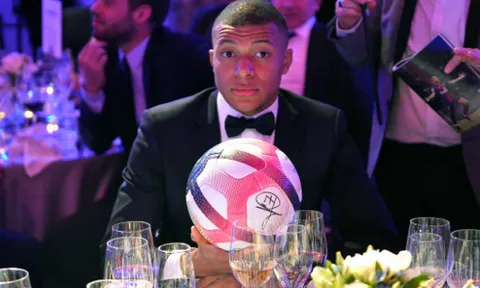 Ra ký hiệu 'lạ', Mbappe ngầm ám chỉ điều anh sẽ làm trong trận cuối