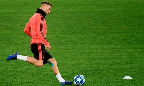 Ramos dở thói "côn đồ" trên sân tập