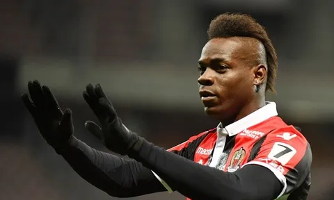 Rảnh rỗi vì bị treo giò, Balotelli tiếp tục phát biểu gây sốc về Ronaldo và Messi