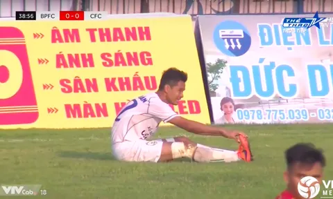 XONG! Rõ lý do cầu thủ Cần Thơ sút thẳng vào lưới nhà