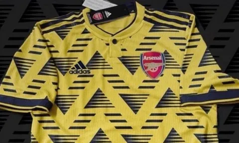 Rò rỉ thông tin về áo đấu mới của Arsenal, nhìn chẳng khác "quả chuối bầm tím"