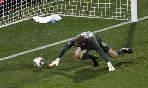 Rob Green: Nỗi niềm người thứ 3 và ác mộng World Cup 2010