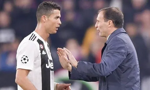 Ronaldo nổi giận với HLV Allegri trong trận thắng Napoli
