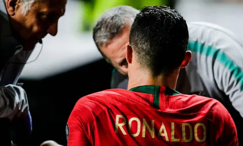 Ronaldo rời sân sớm vì chấn thương, BĐN chật vật có điểm trước Serbia